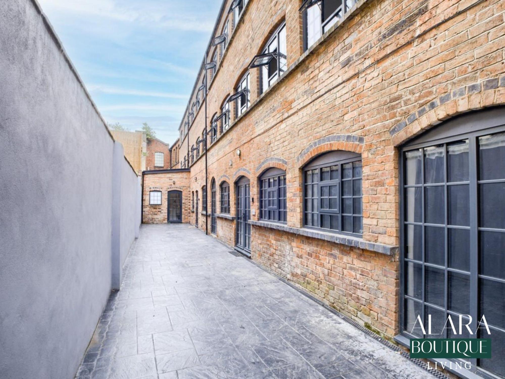 Luxury 3 Floor Townhouse Birmingham - Alara Boutique Living Leilighet Eksteriør bilde