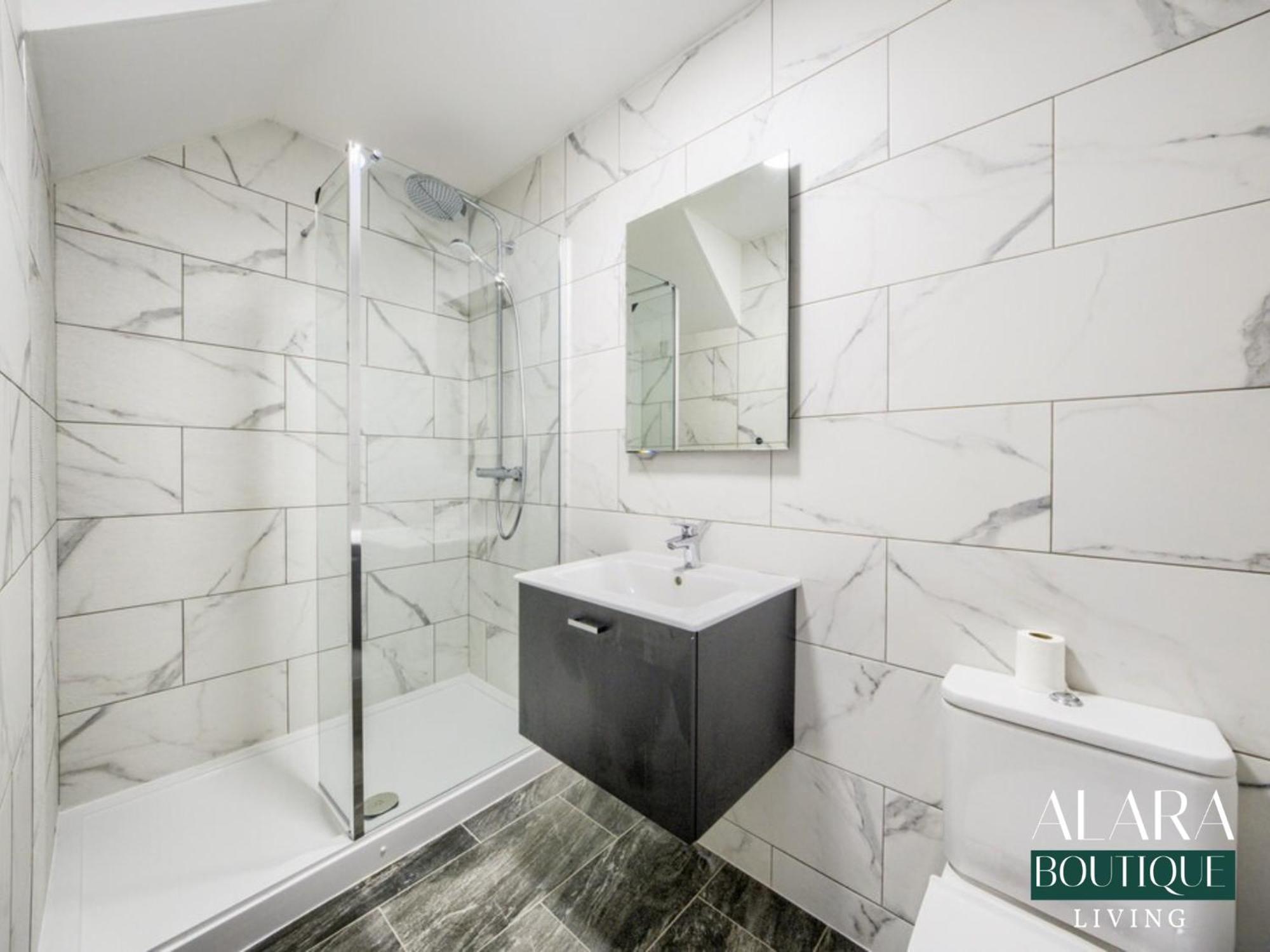 Luxury 3 Floor Townhouse Birmingham - Alara Boutique Living Leilighet Eksteriør bilde