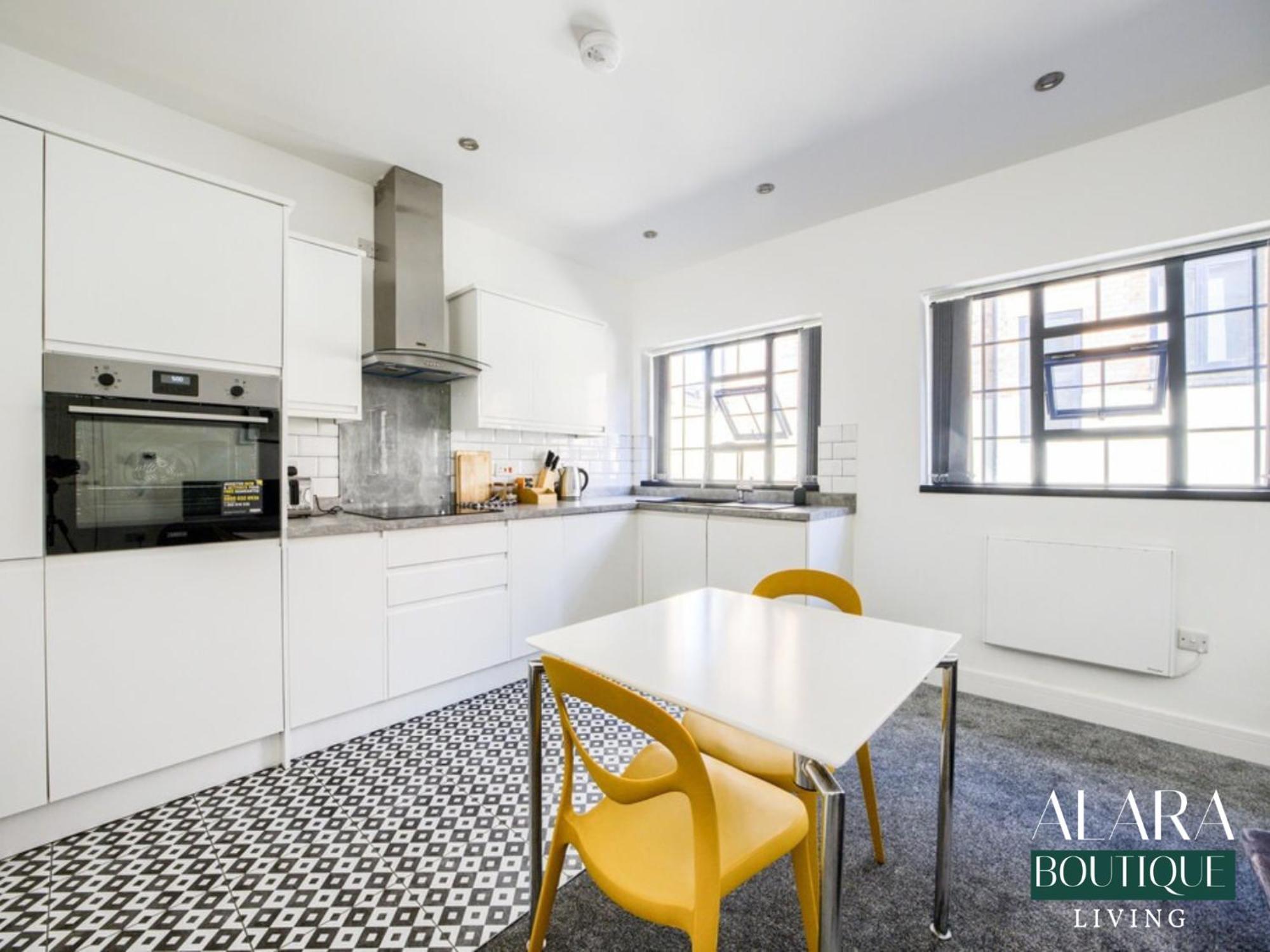 Luxury 3 Floor Townhouse Birmingham - Alara Boutique Living Leilighet Eksteriør bilde