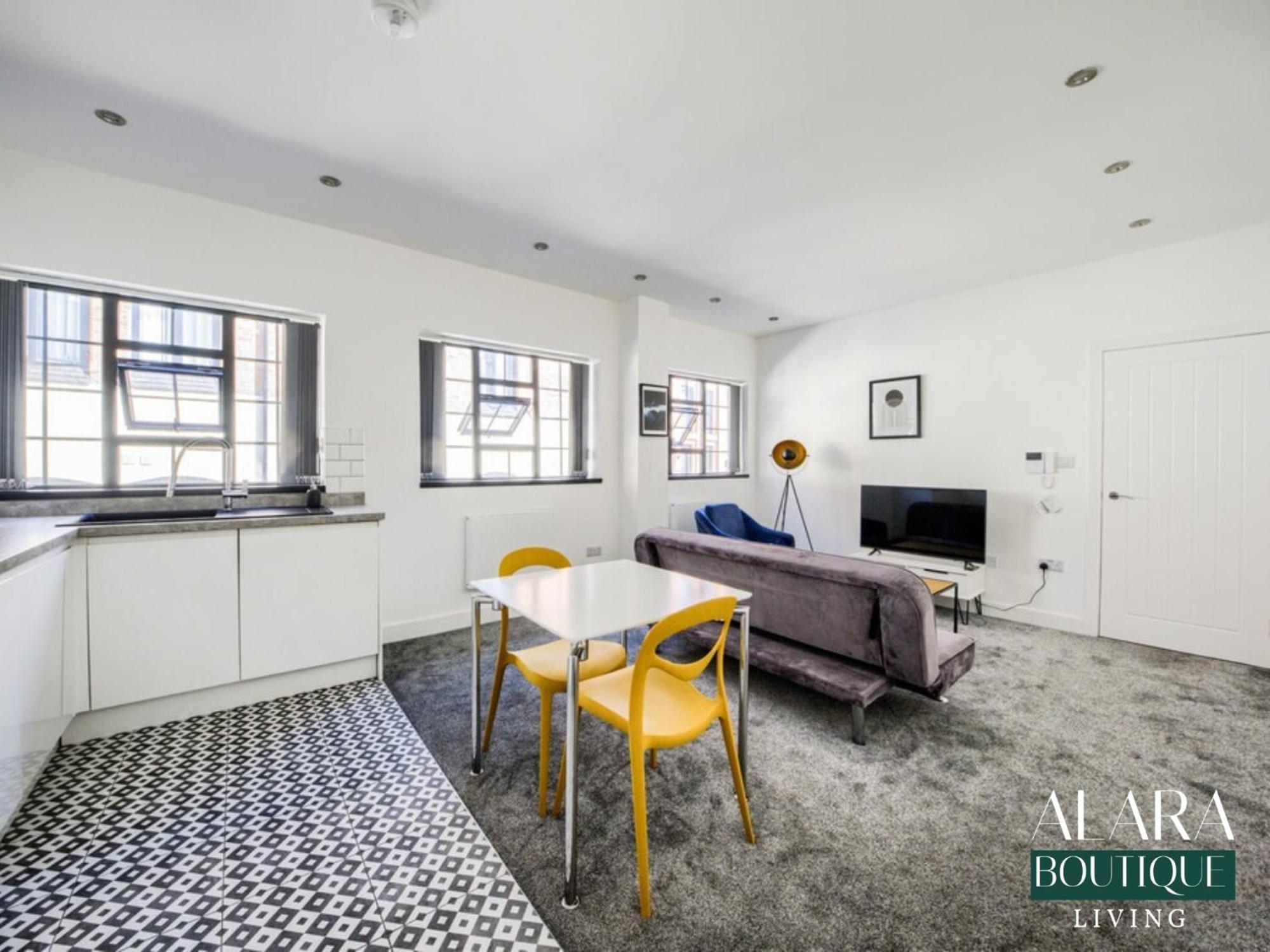 Luxury 3 Floor Townhouse Birmingham - Alara Boutique Living Leilighet Eksteriør bilde