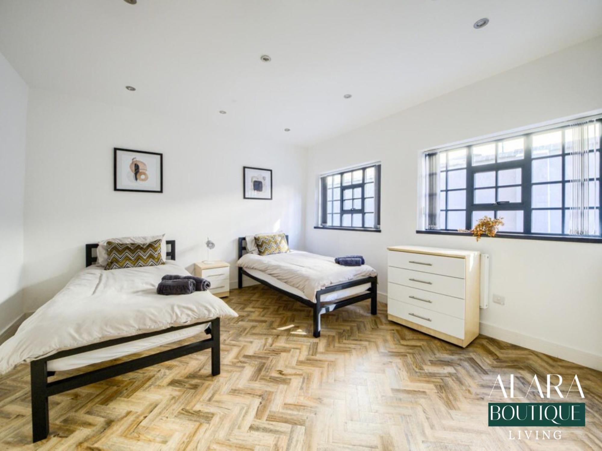 Luxury 3 Floor Townhouse Birmingham - Alara Boutique Living Leilighet Eksteriør bilde